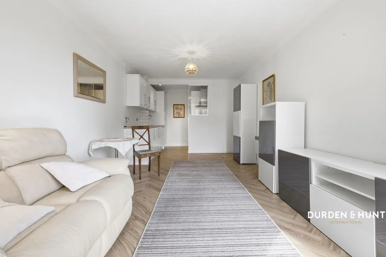 Grange Avenue, Woodford Green, IG8, photo 2