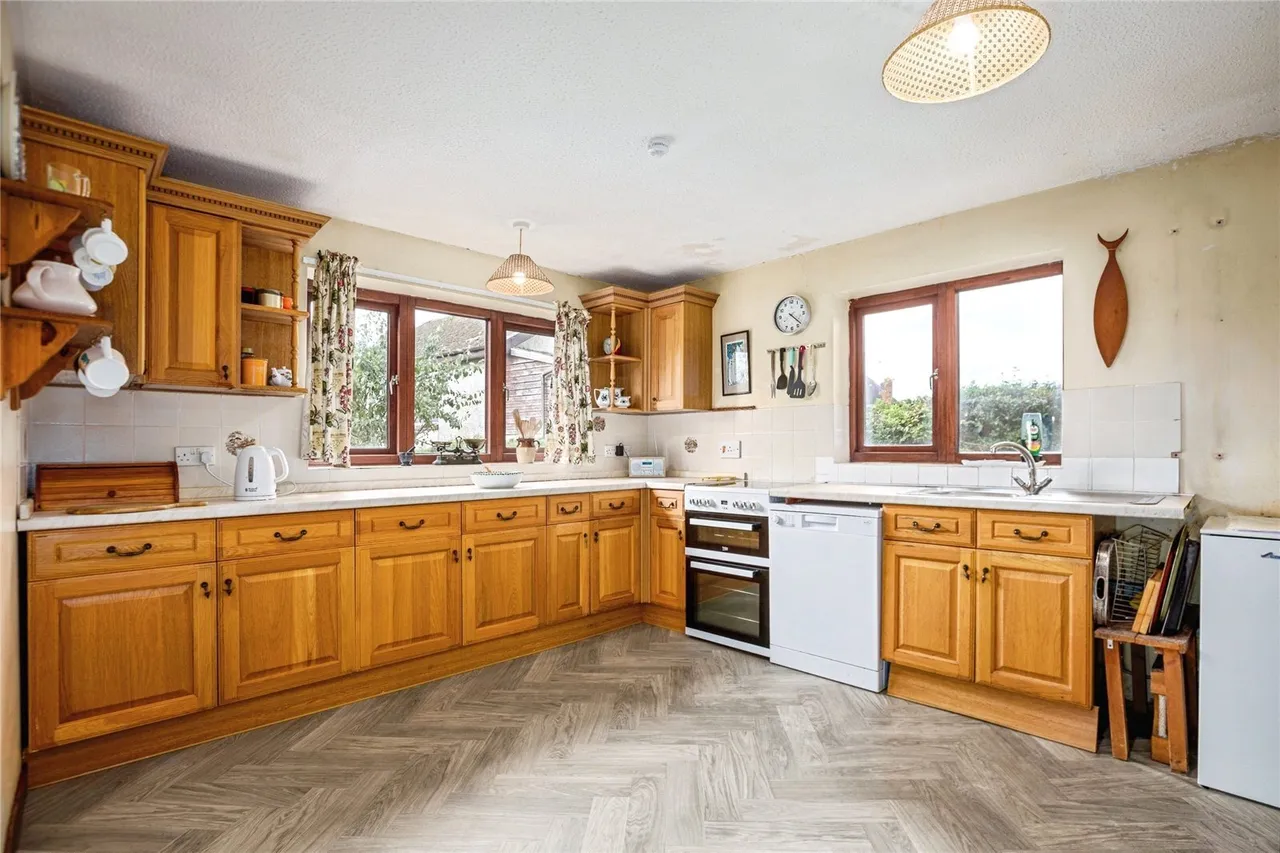 Bow Street, SY24, photo 9