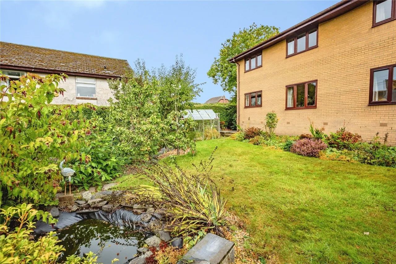 Bow Street, SY24, photo 32