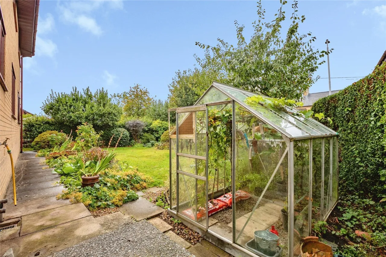 Bow Street, SY24, photo 29