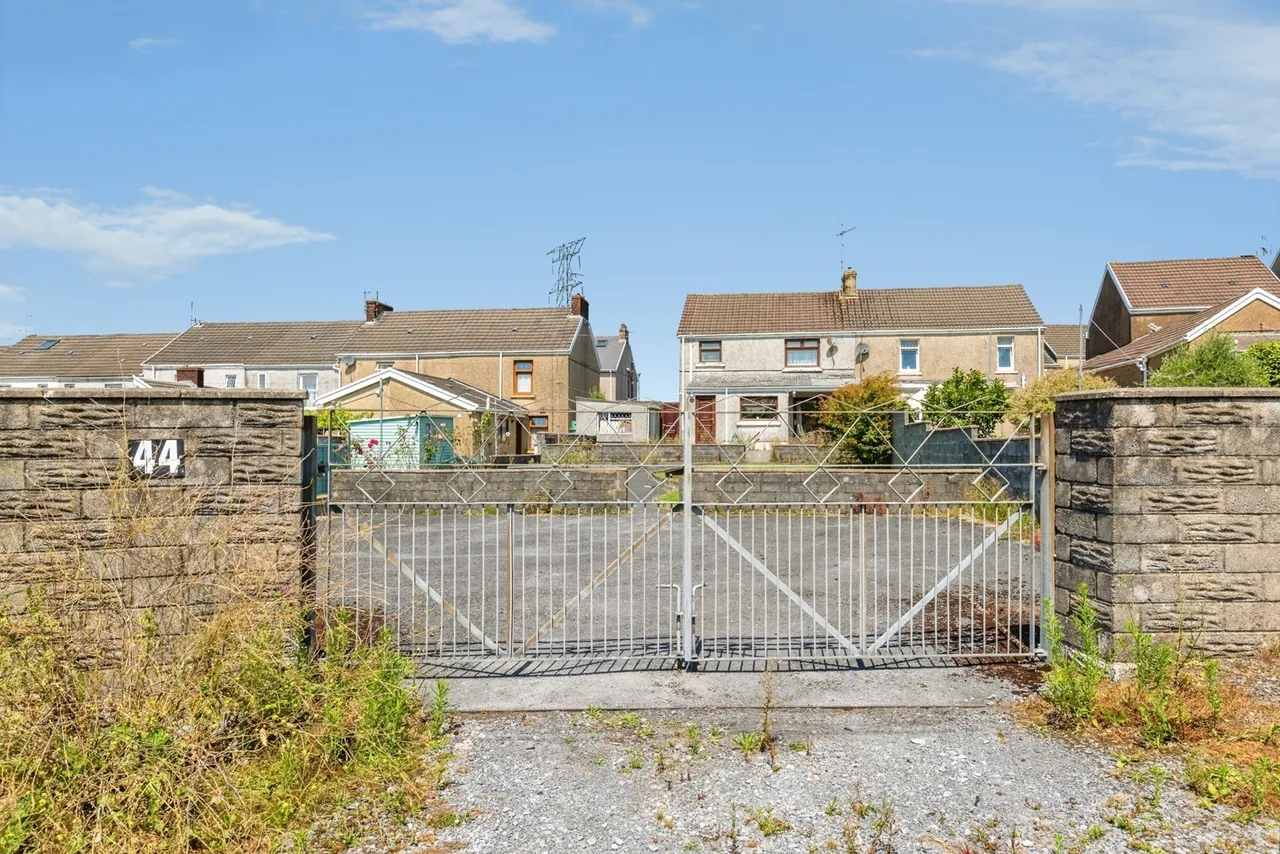 Llandafen Road, Llanelli, SA14, photo 12