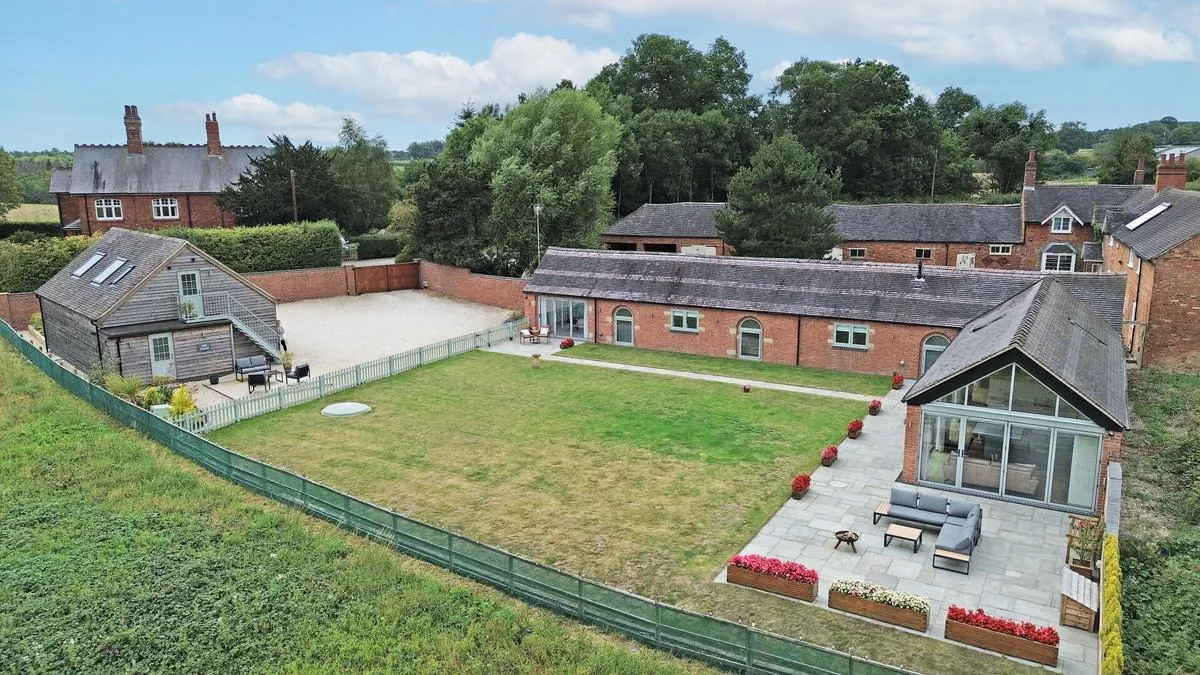 5 bed barn conversion for sale, Callingwood, Needwood, DE13