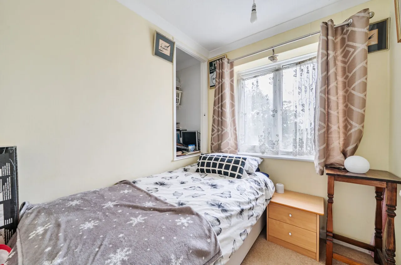 College Close, West Meads, PO21, photo 12