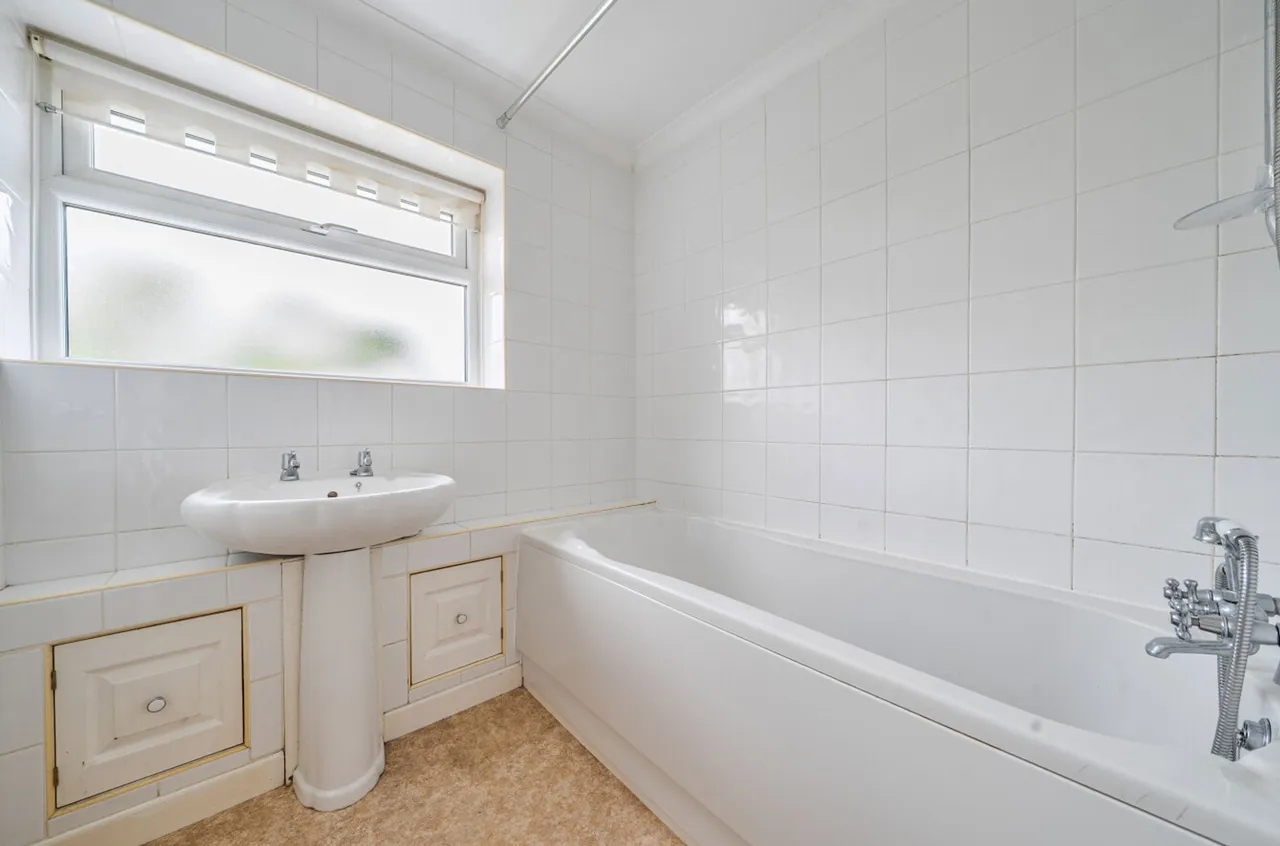 College Close, West Meads, PO21, photo 13
