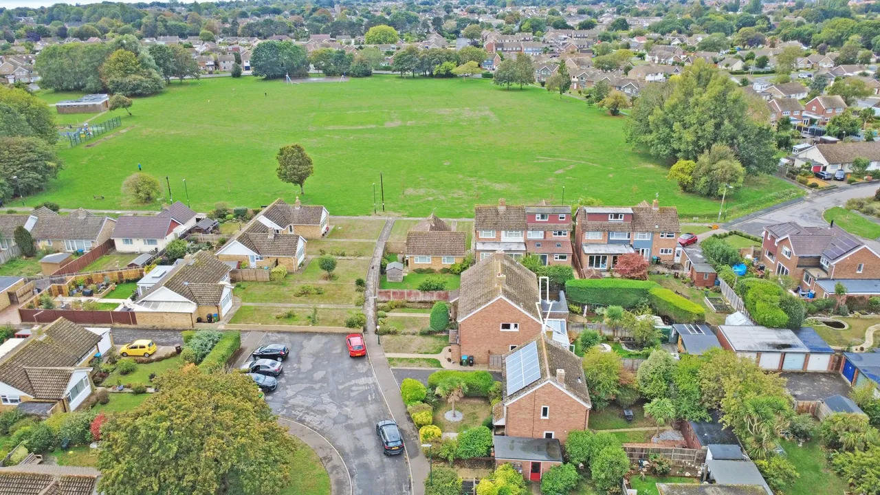 College Close, West Meads, PO21, photo 22