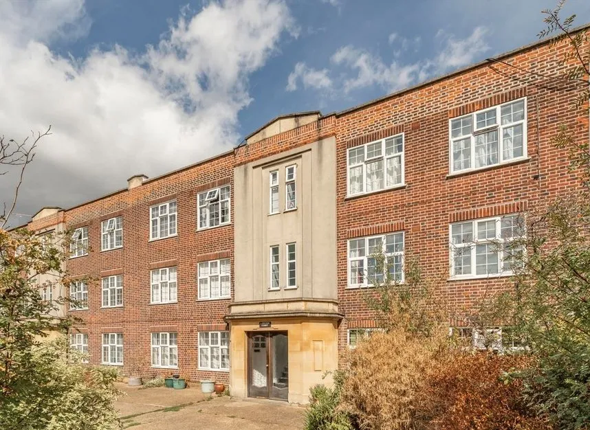 2 bed flat to rent, Park Road, East Twickenham, TW1
