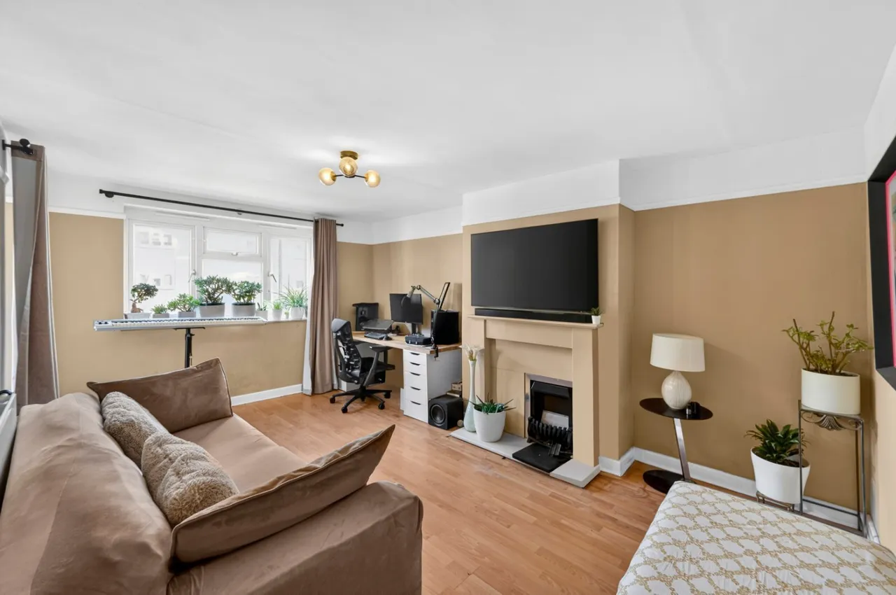 Brick Farm Close, Richmond, TW9, photo 2