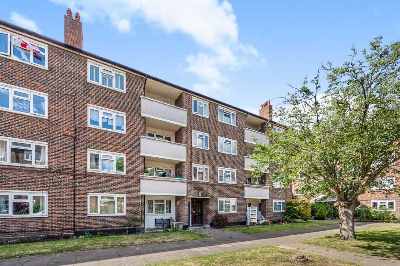Brick Farm Close, Richmond, TW9, photo 3