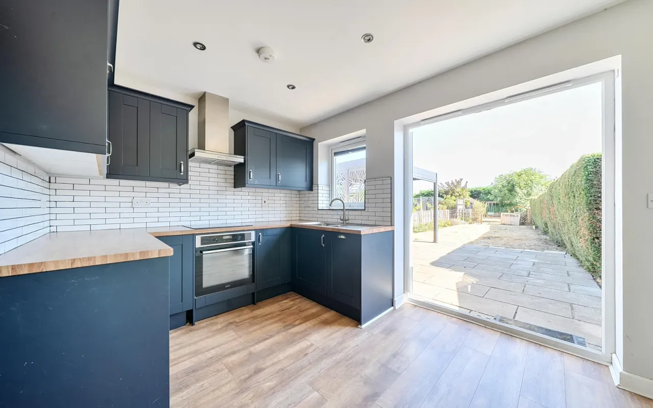Woodland Drive, Bromham, Bedford, photo 5