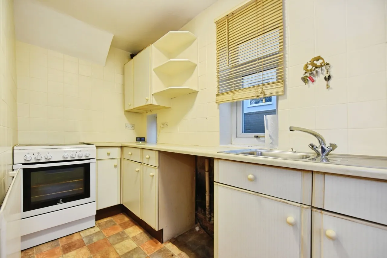 Charnock Crescent, Sheffield, South Yorkshire, S12, photo 3