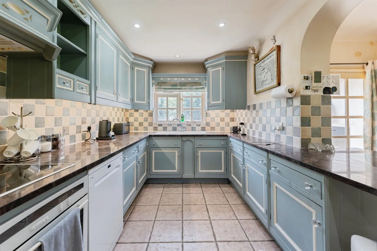 Neston Road, Ness, Neston, photo 7