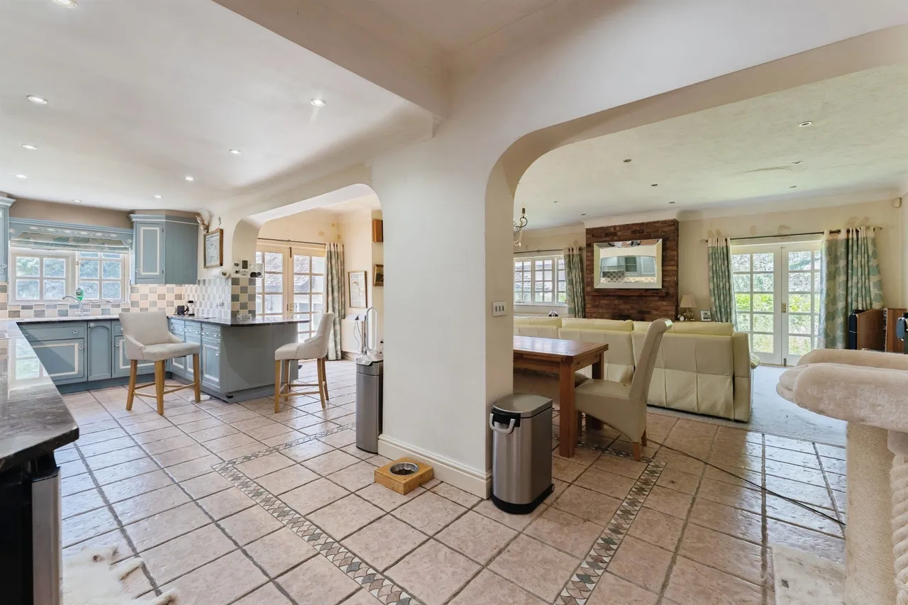 Neston Road, Ness, Neston, photo 9