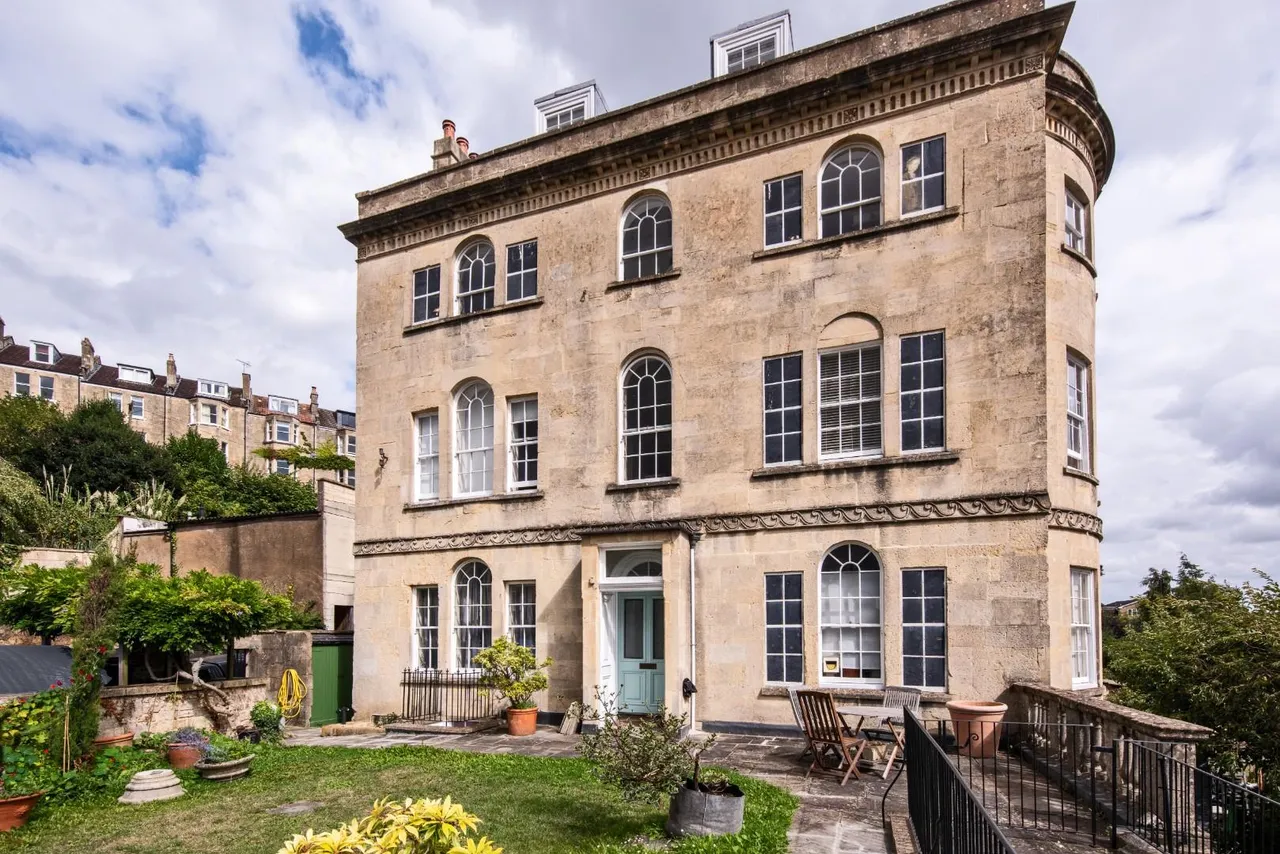 1 bed flat for sale, Upper East Hayes, Bath, BA1