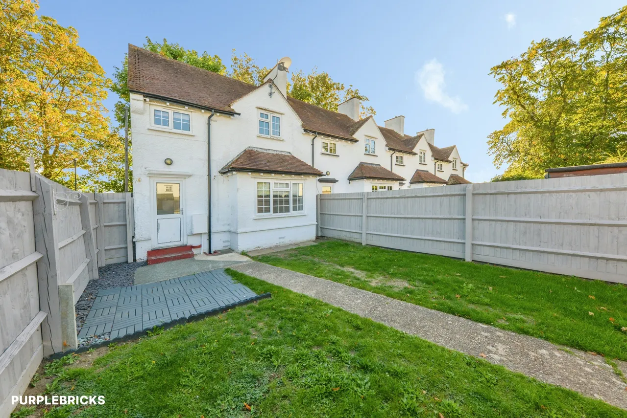 Avon Chase, Henlow, SG16, photo 2