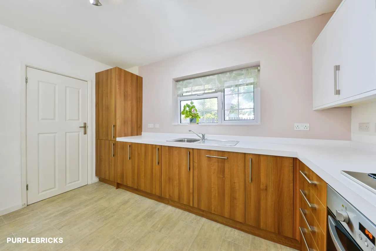Avon Chase, Henlow, SG16, photo 10