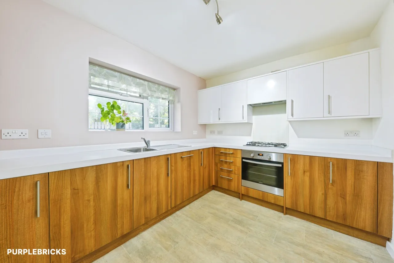 Avon Chase, Henlow, SG16, photo 11