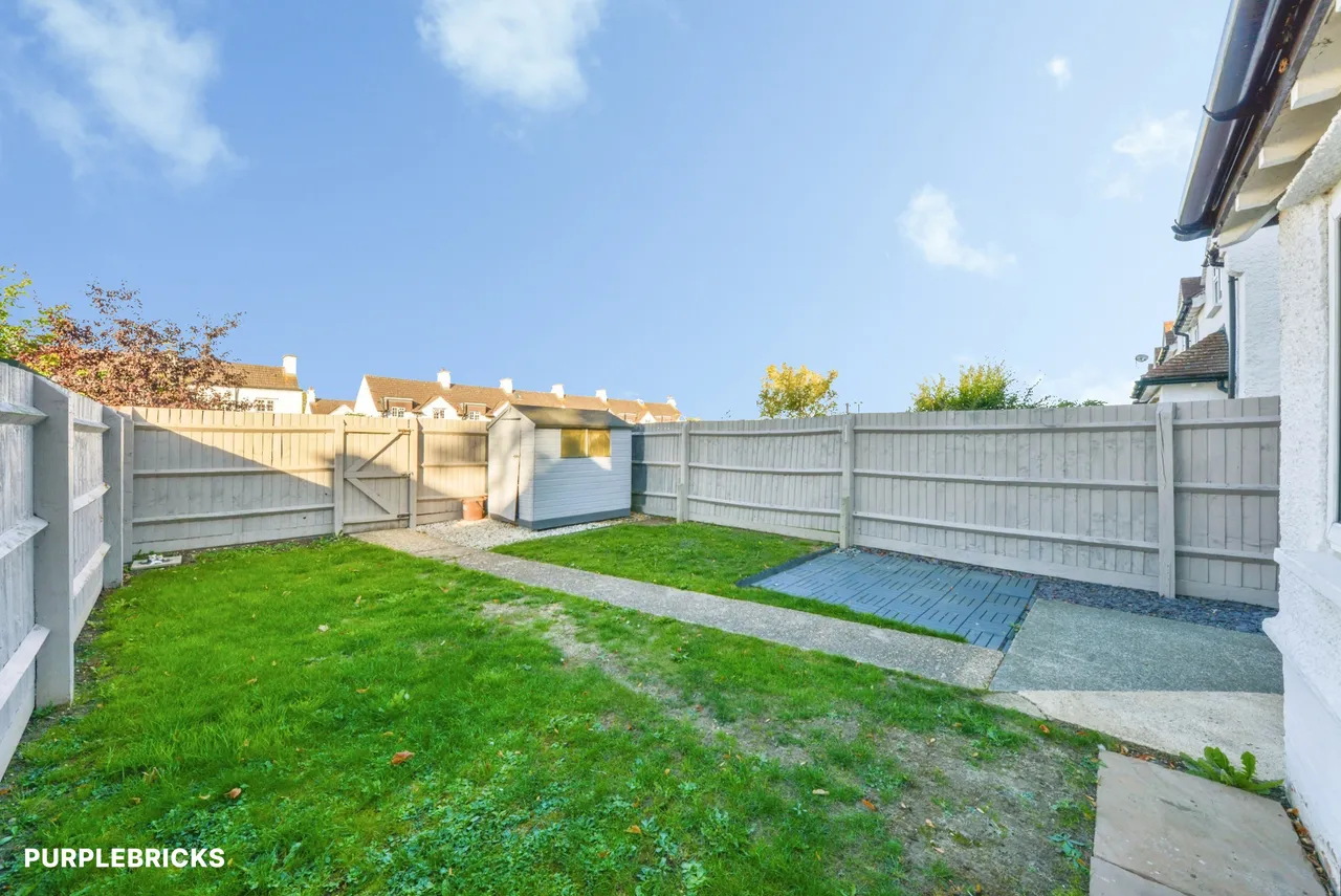 Avon Chase, Henlow, SG16, photo 8