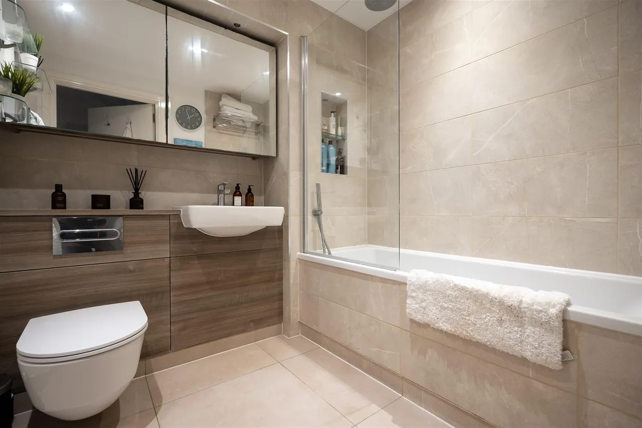 Garnet Place, West Drayton, UB7, photo 9