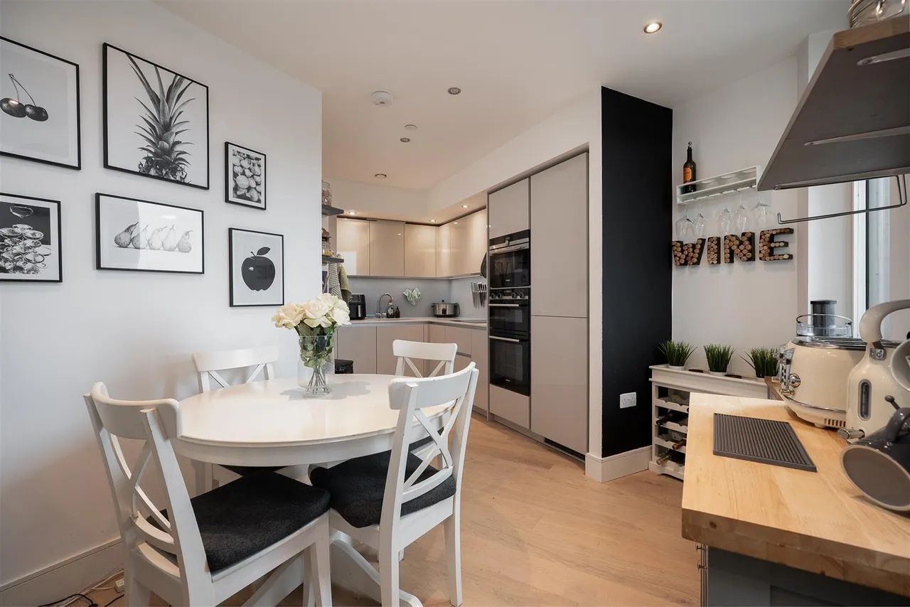 Garnet Place, West Drayton, UB7, photo 8