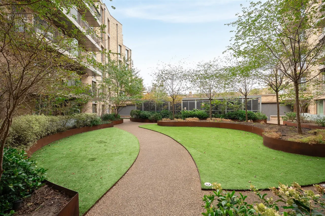 Garnet Place, West Drayton, UB7, photo 7