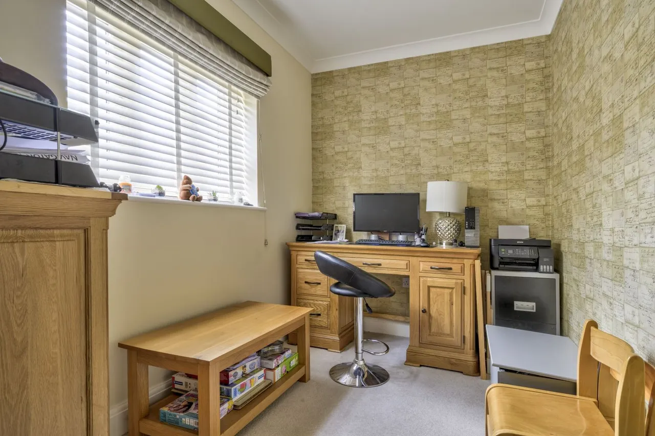 Shilham Way, Cirencester, GL7, photo 14
