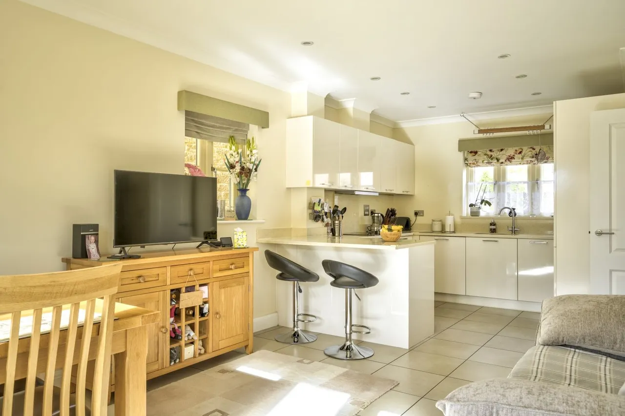 Shilham Way, Cirencester, GL7, photo 6