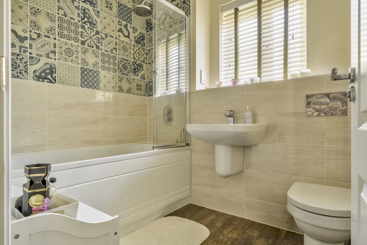 Shilham Way, Cirencester, GL7, photo 22