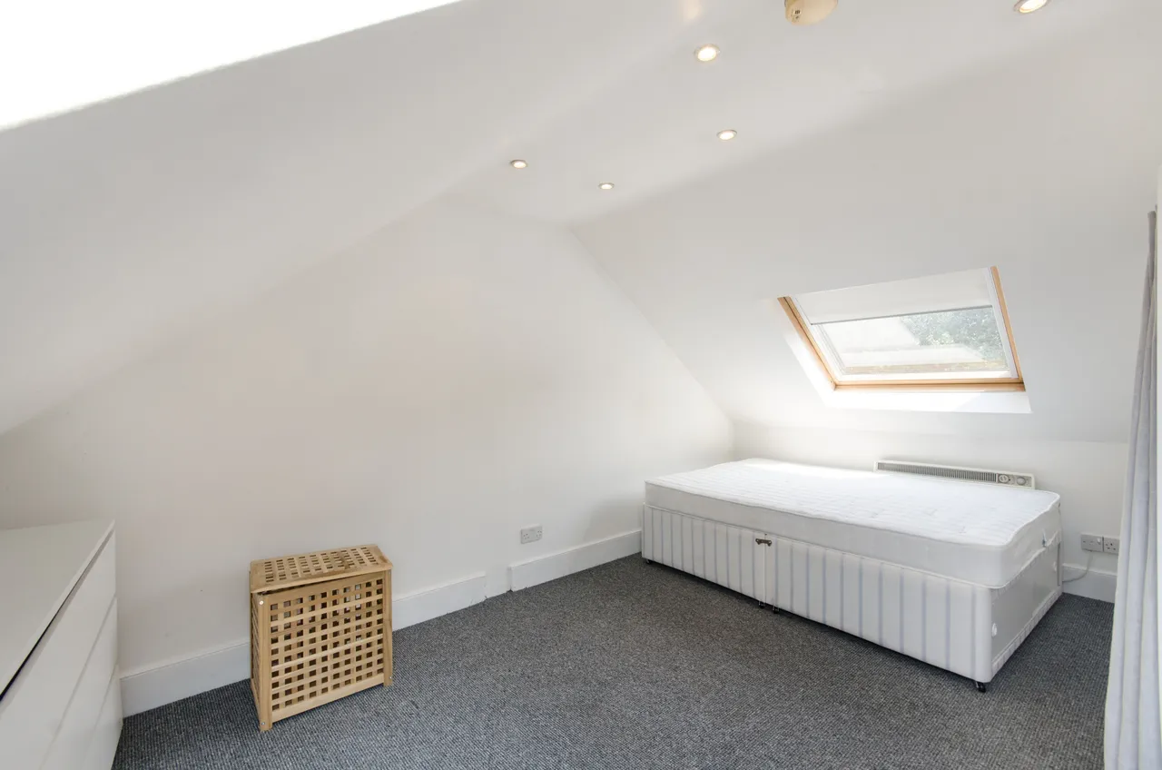 First and Second Floor Flat, 56 Hanover Road, London, photo 9