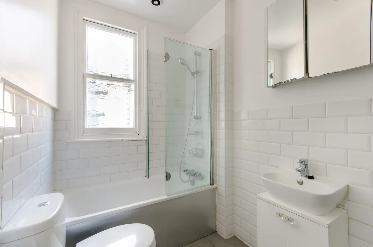 First and Second Floor Flat, 56 Hanover Road, London, photo 7