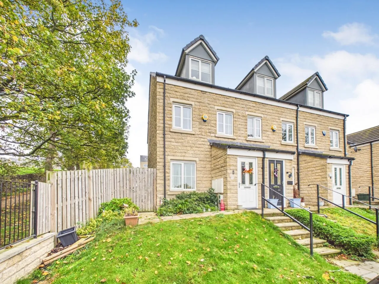 3 bed house for sale, Little Cote View, Thackley, BD10
