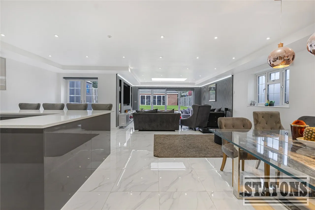 Upland Drive, Brookmans Park, Hatfield, Hertfordshire, AL9 6PT, photo 12