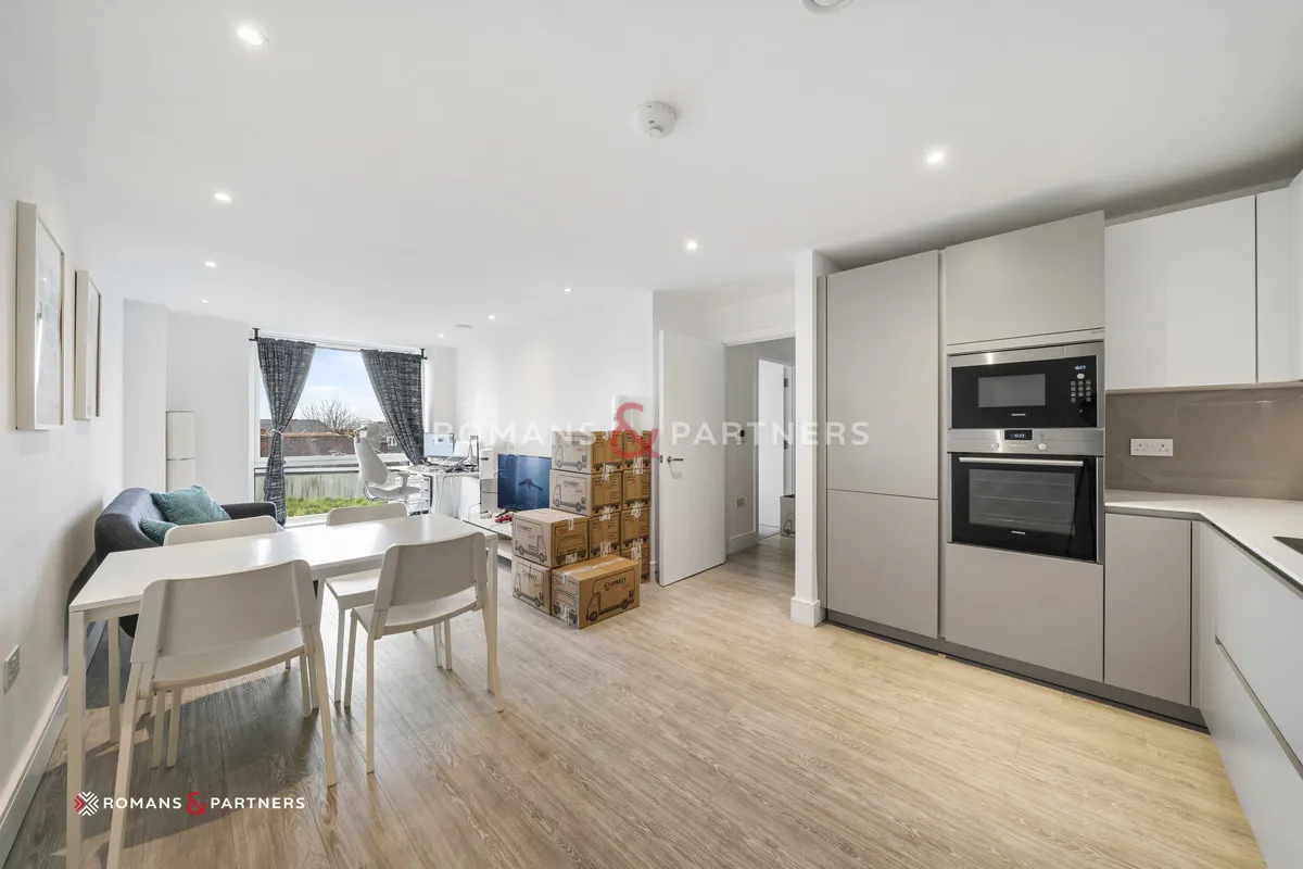Gaumont Place, Streatham, SW2, photo 3