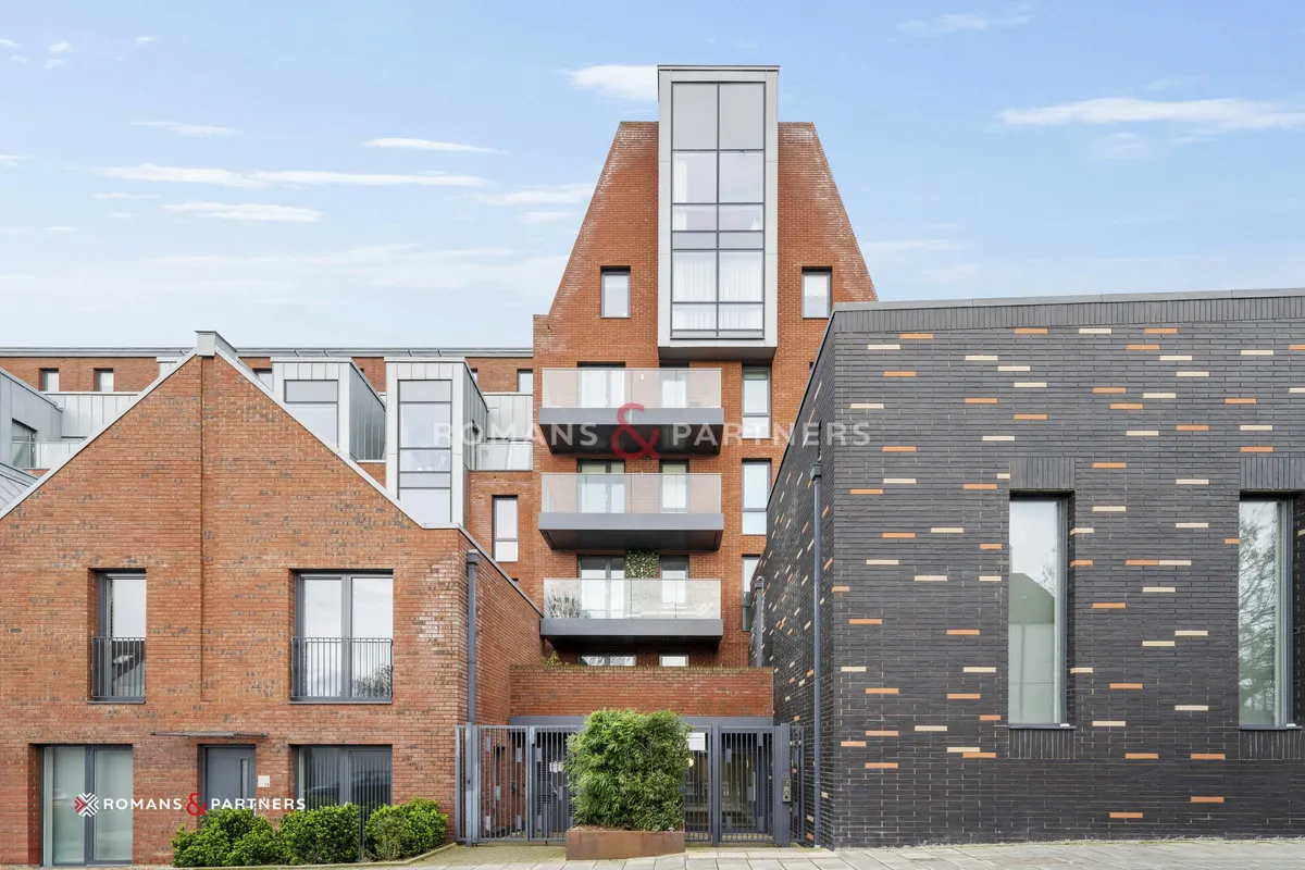 Gaumont Place, Streatham, SW2, photo 12