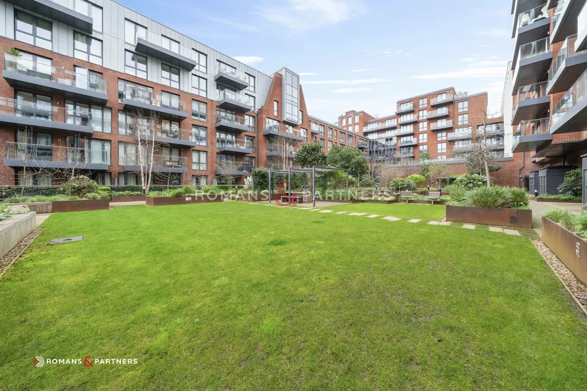 Gaumont Place, Streatham, SW2, photo 10