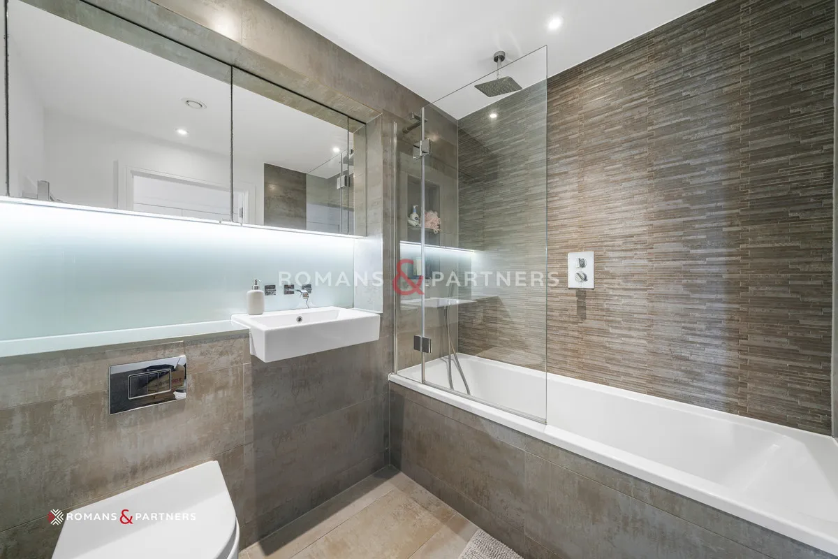 Gaumont Place, Streatham, SW2, photo 9