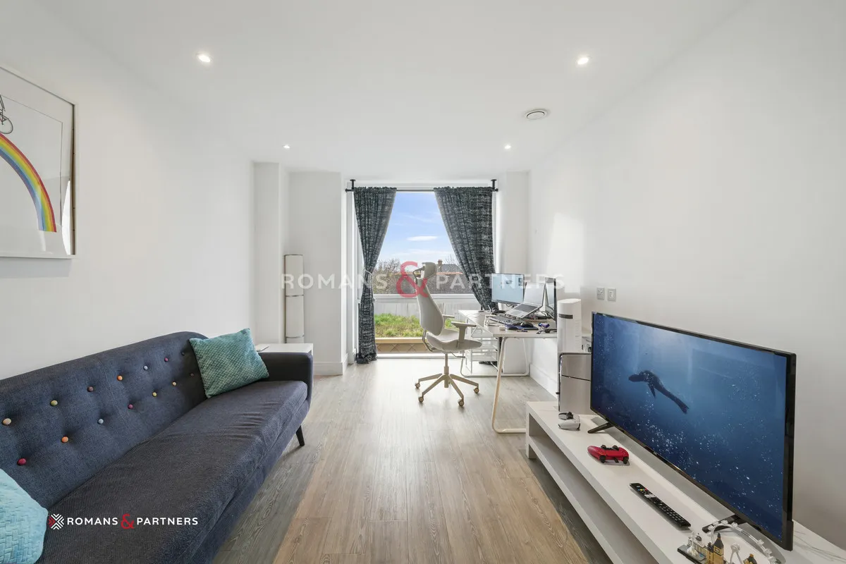 2 bed flat for sale, Gaumont Place, Streatham, SW2