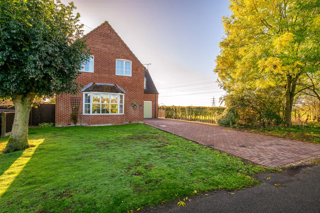 4 bed house for sale, 31Trent Port Road, Marton, DN21