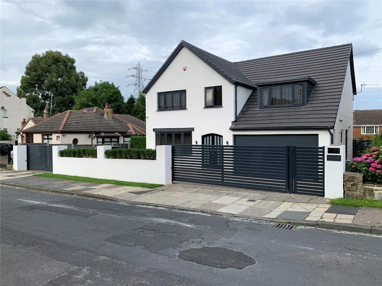 Woodhall Park Crescent East, Stanningley, LS28, photo 4