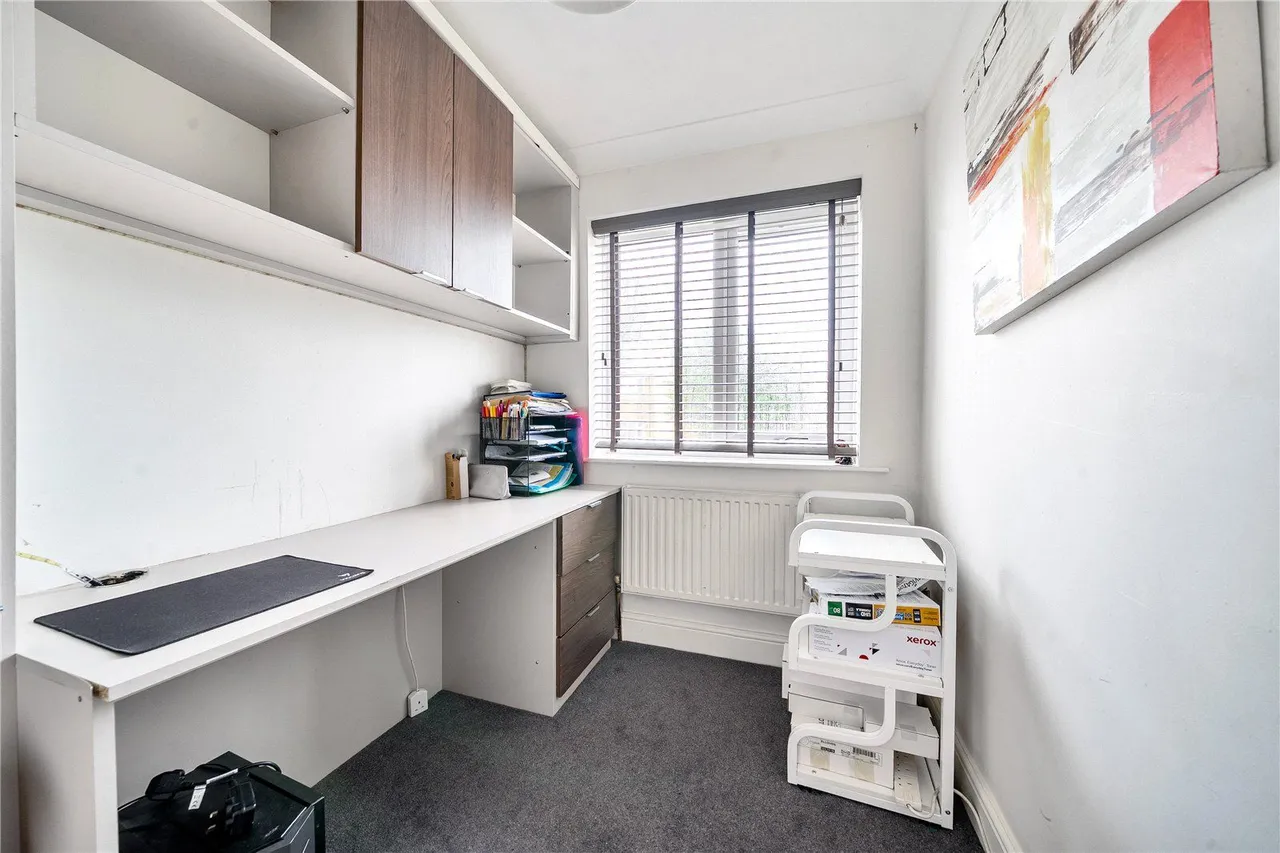 Woodhall Park Crescent East, Stanningley, LS28, photo 19