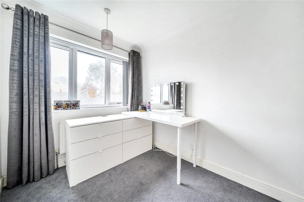 Woodhall Park Crescent East, Stanningley, LS28, photo 18