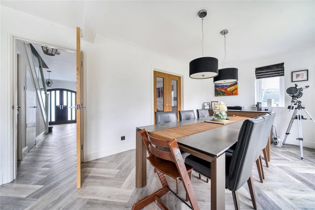 Woodhall Park Crescent East, Stanningley, LS28, photo 14