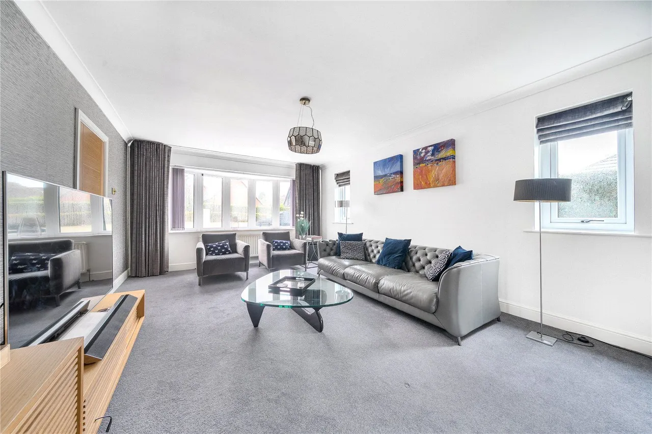 Woodhall Park Crescent East, Stanningley, LS28, photo 8