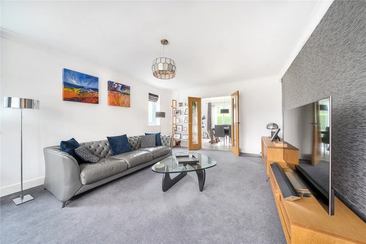 Woodhall Park Crescent East, Stanningley, LS28, photo 13