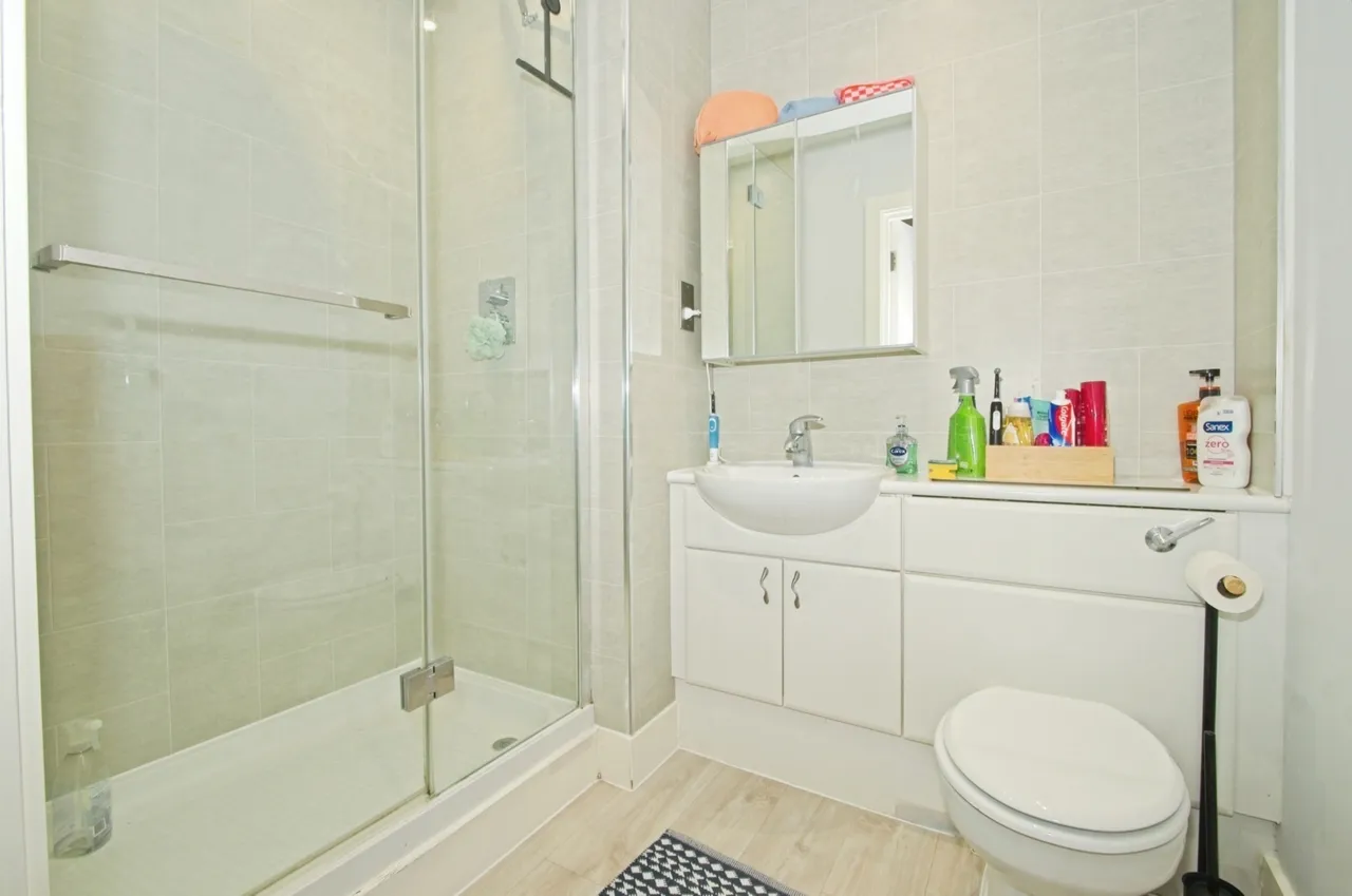 Jones Point House, Ferry Court, Cardiff, South Glamorgan, CF11, photo 12