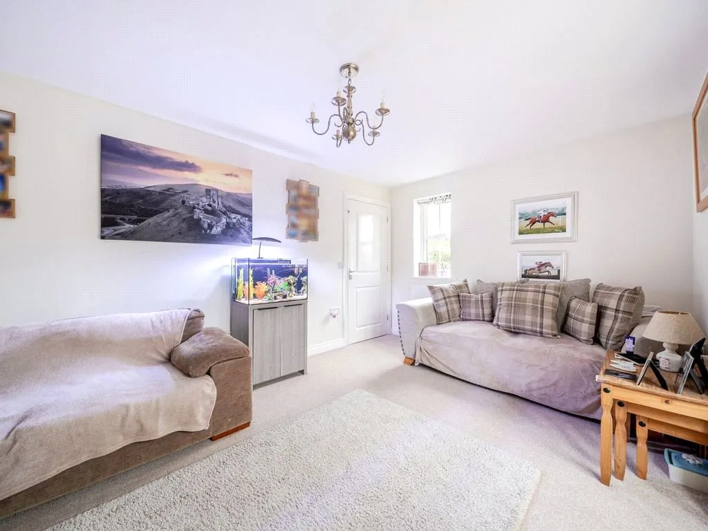 Pheasant Close, Four Marks, GU34, photo 7