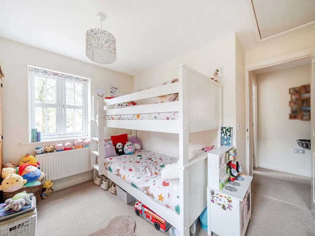 Pheasant Close, Four Marks, GU34, photo 6