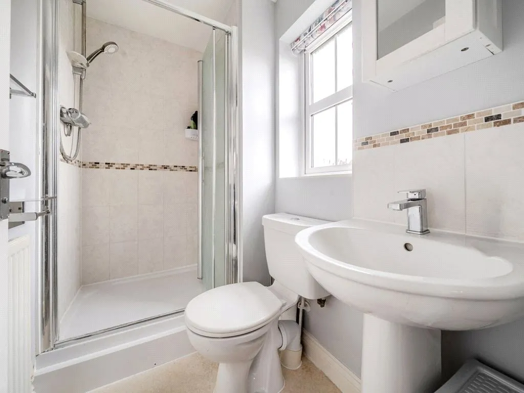 Pheasant Close, Four Marks, GU34, photo 5