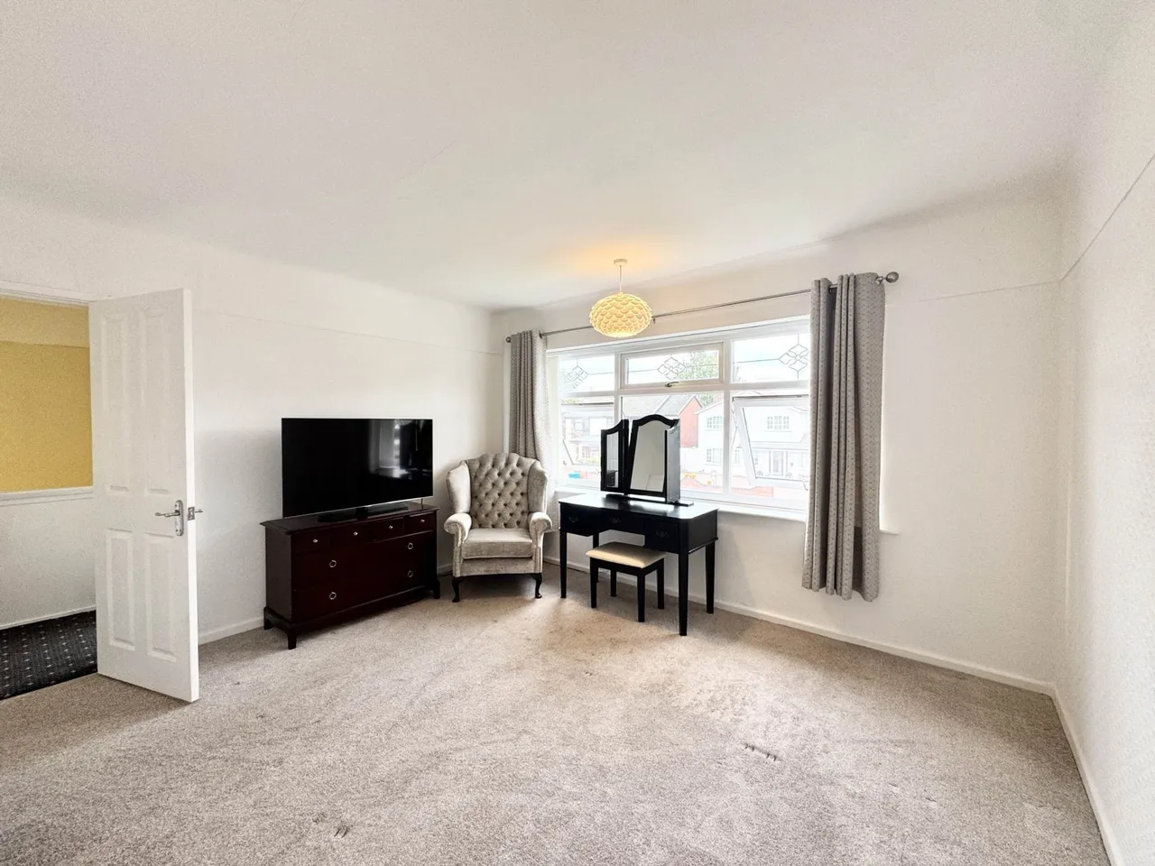 Longmeadow Road, Knowsley, photo 12