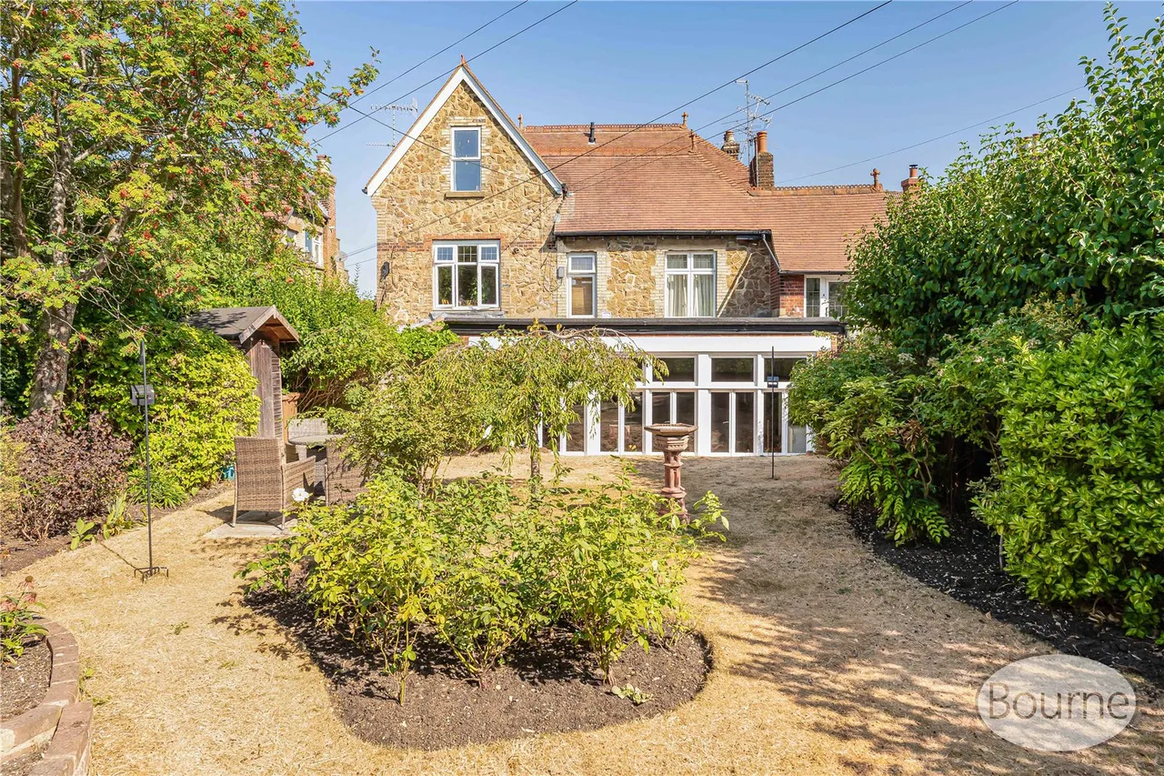 2 bed flat for sale, Sydney Place, Guildford, GU1