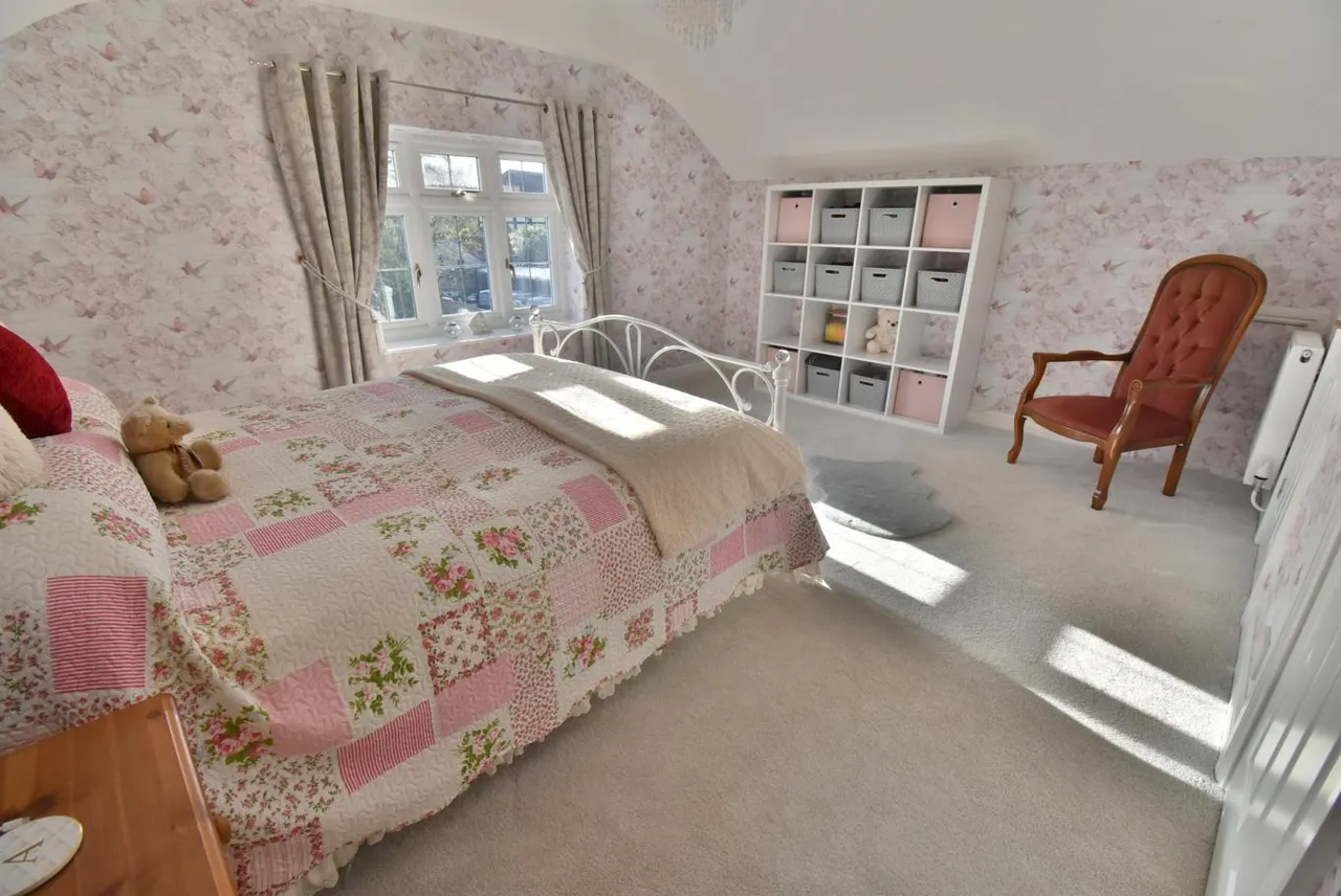 New Road, BH10, photo 18